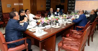 ইমাম-মুয়াজ্জিনসহ অন্যান্য উপাসনালয়ের প্রায় আড়াই লাখ ব্যক্তি মাসিক সম্মানি পাবেন: জনপ্রশাসন উপদেষ্টা